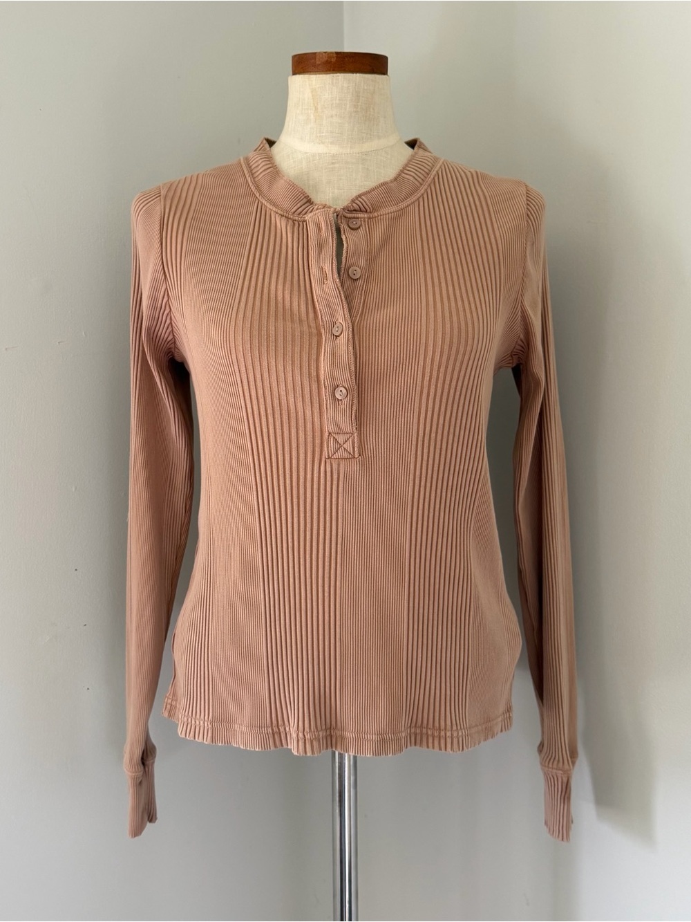 Preppy Girl Aerie Ribbed Mauve Henley long sleeve layer top Large EUC
